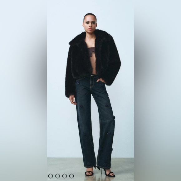 Zara Faux Fur High Collar Soft Mob Wife Long Sleeve Cropped Hidden Pockets Coat - Picture 1 of 12